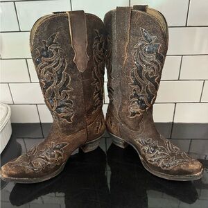 Corral boots